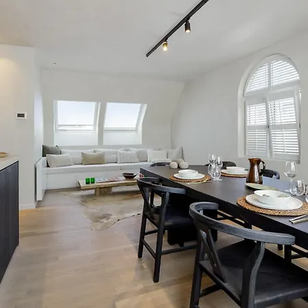 Luxe Duplex Met Prive Parking Apartment *